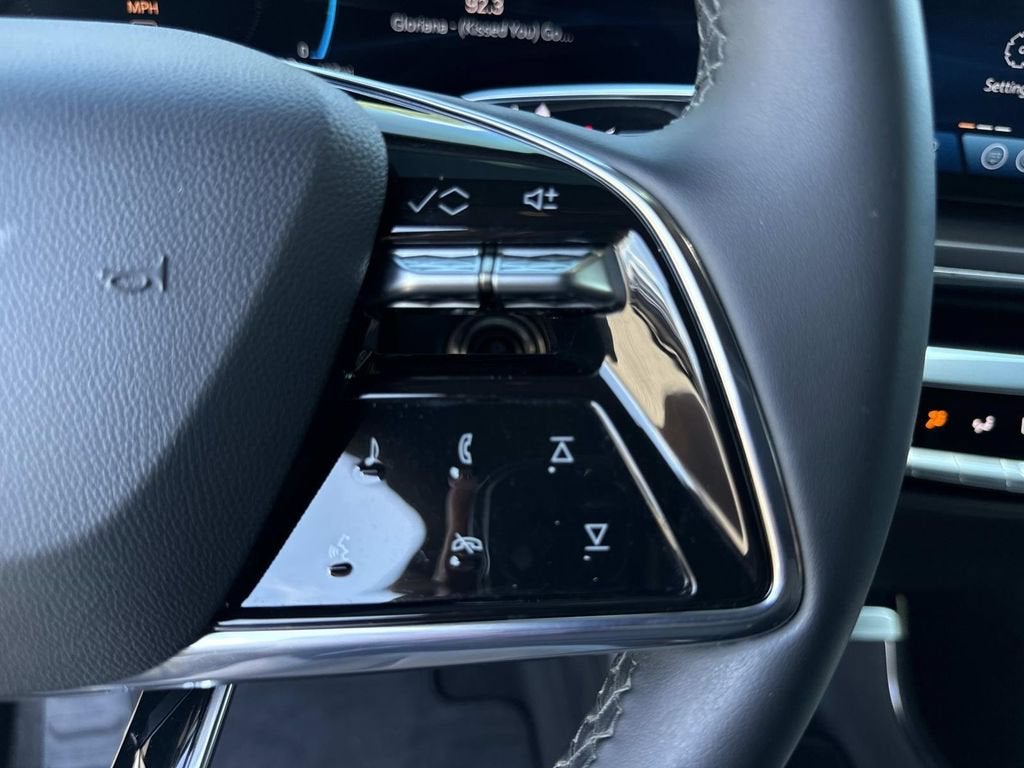 2024 Cadillac LYRIQ Tech