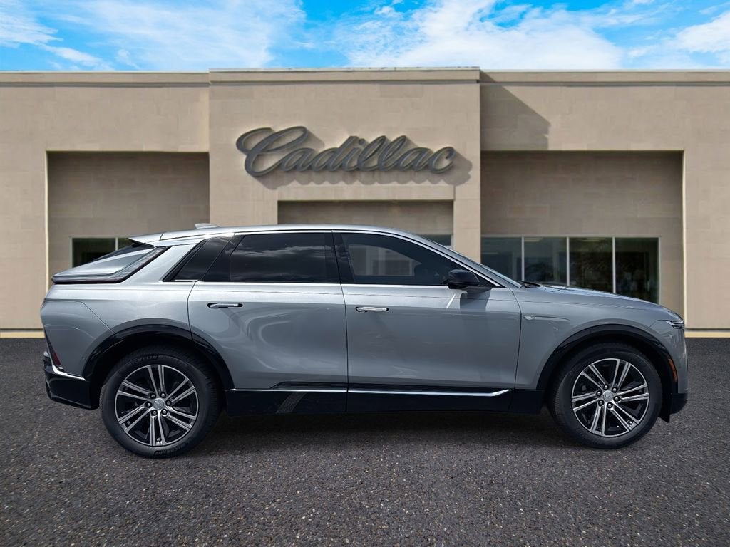2025 Cadillac LYRIQ Luxury 1
