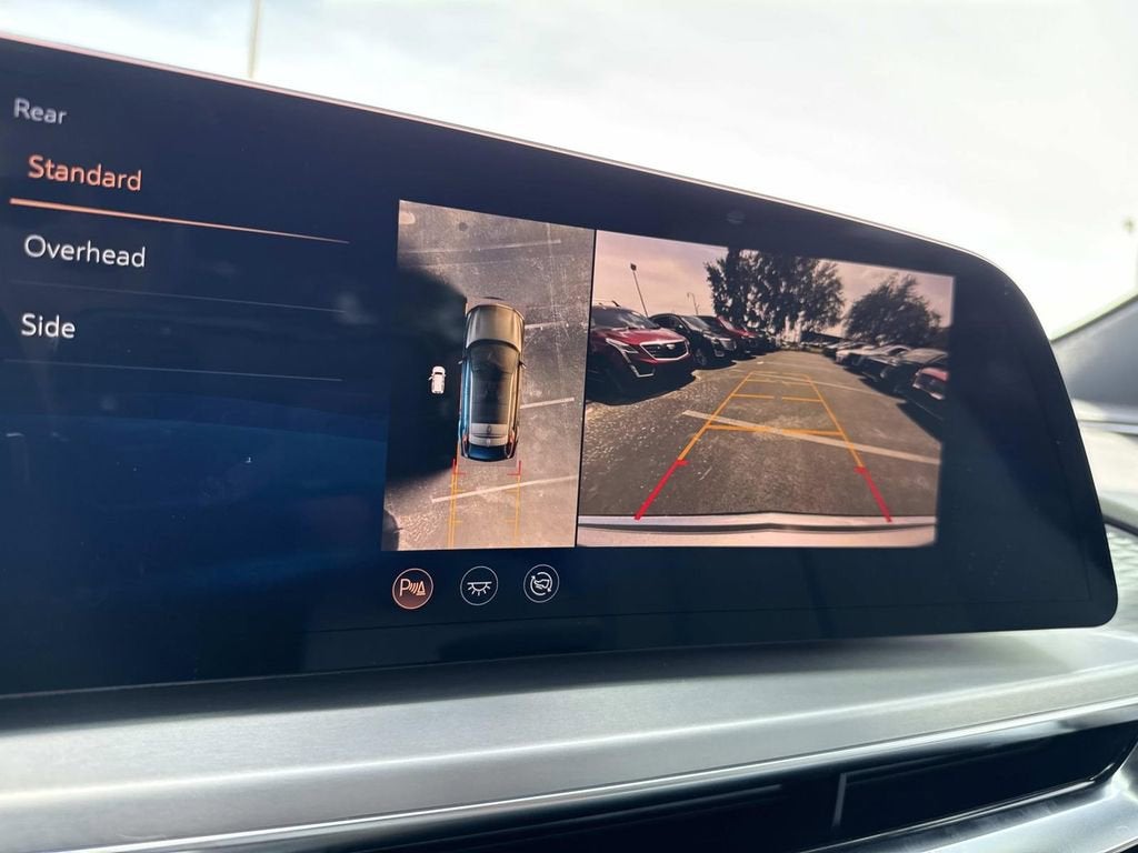 2025 Cadillac LYRIQ Luxury 1