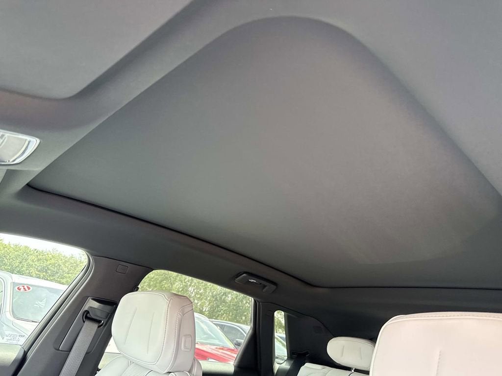 2025 Cadillac LYRIQ Luxury 1