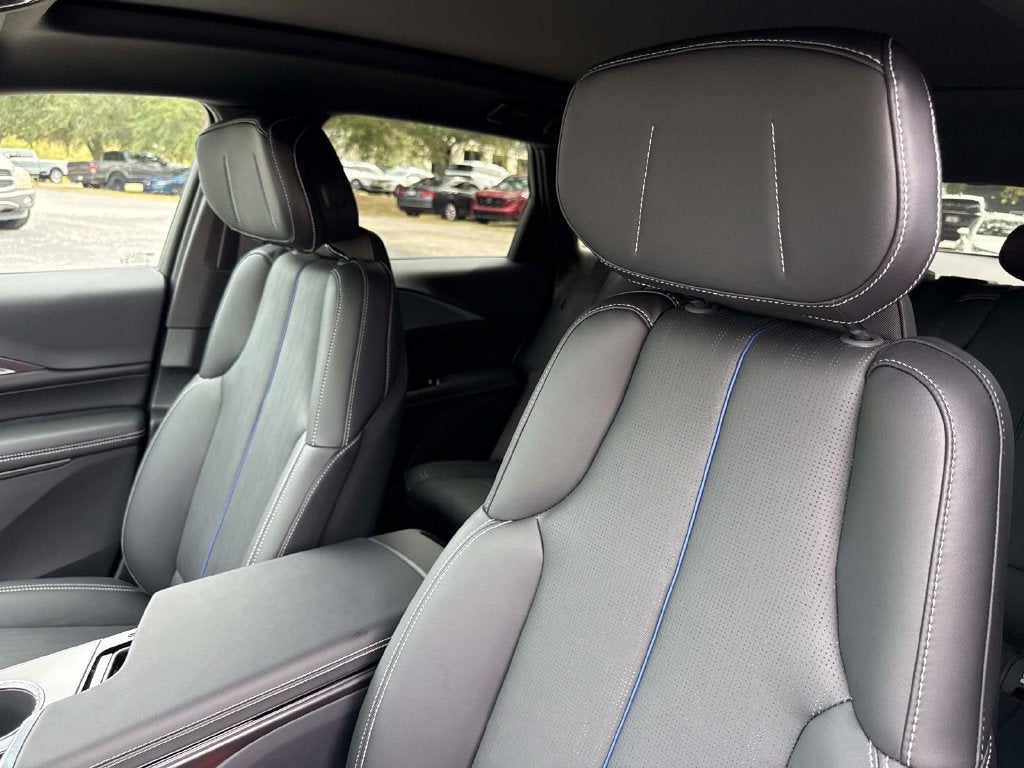 2027 Cadillac LYRIQ Luxury
