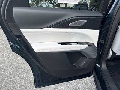 2024 Cadillac LYRIQ Luxury 2