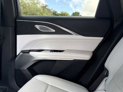 2024 Cadillac LYRIQ Luxury 2
