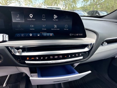2024 Cadillac LYRIQ Luxury 2