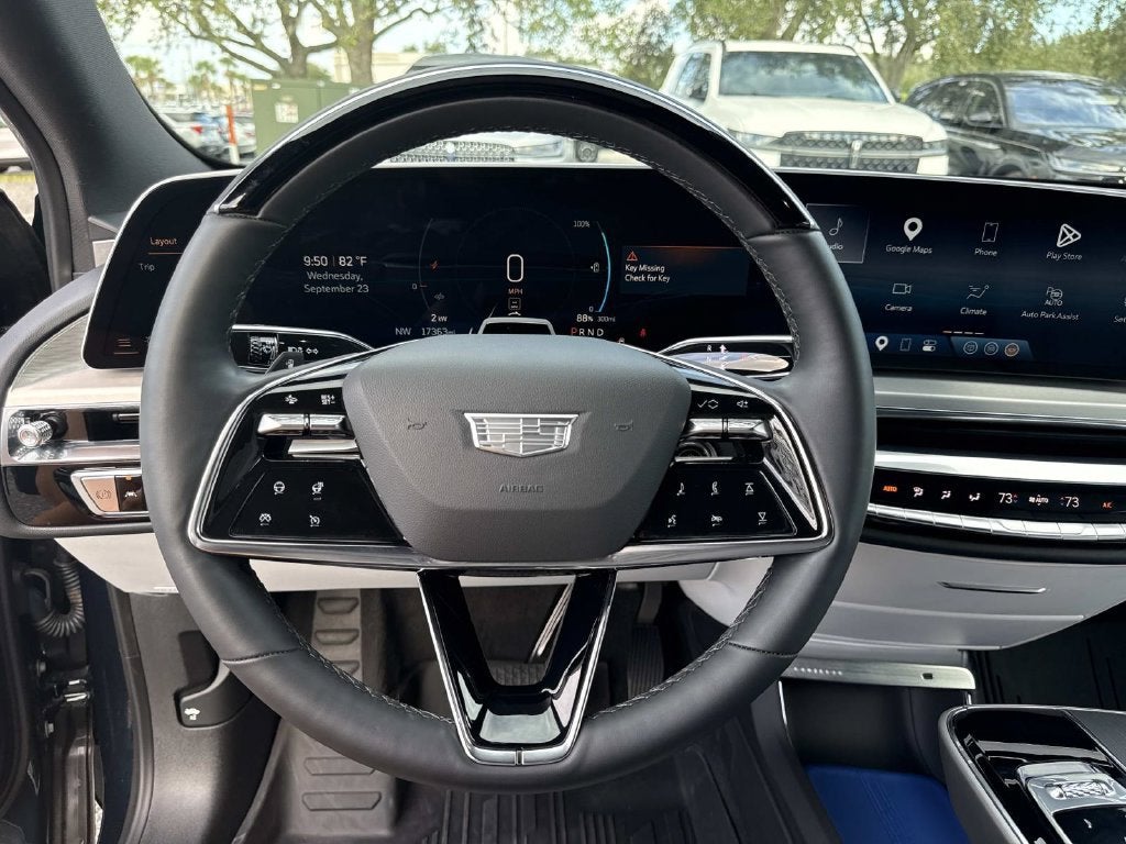 2024 Cadillac LYRIQ Luxury 2
