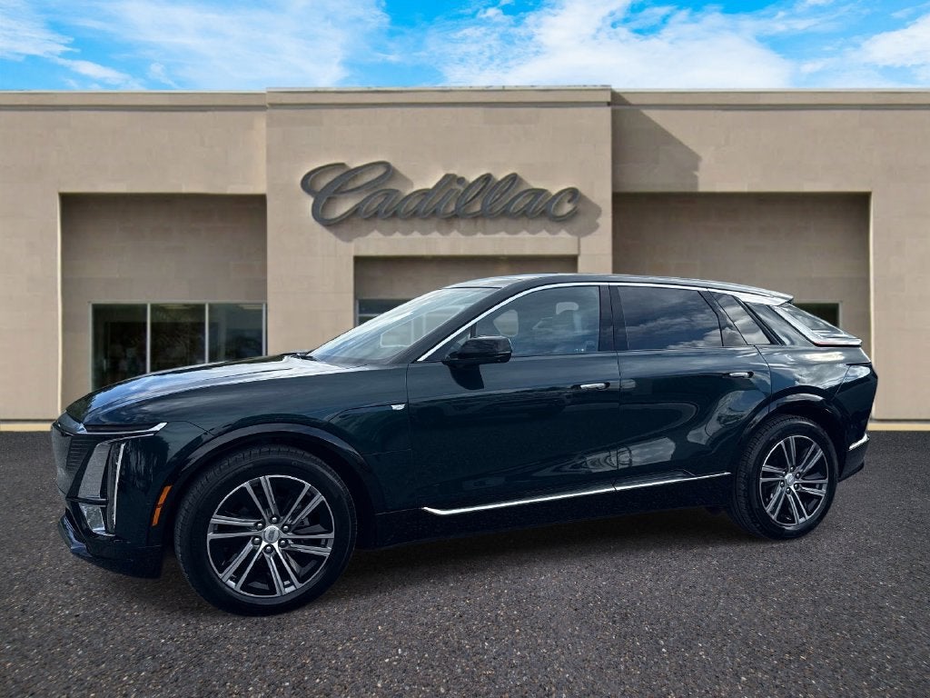 2024 Cadillac LYRIQ Luxury 2