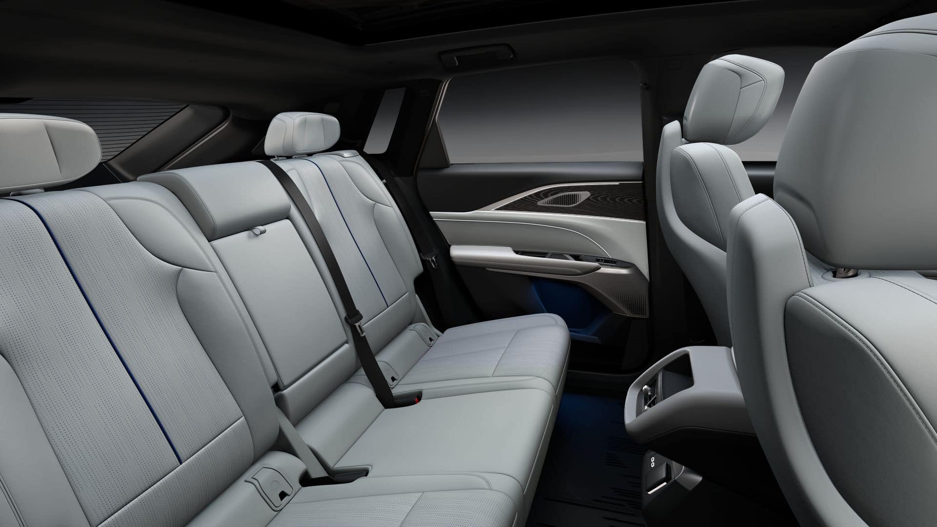 2024 Cadillac LYRIQ Luxury 2