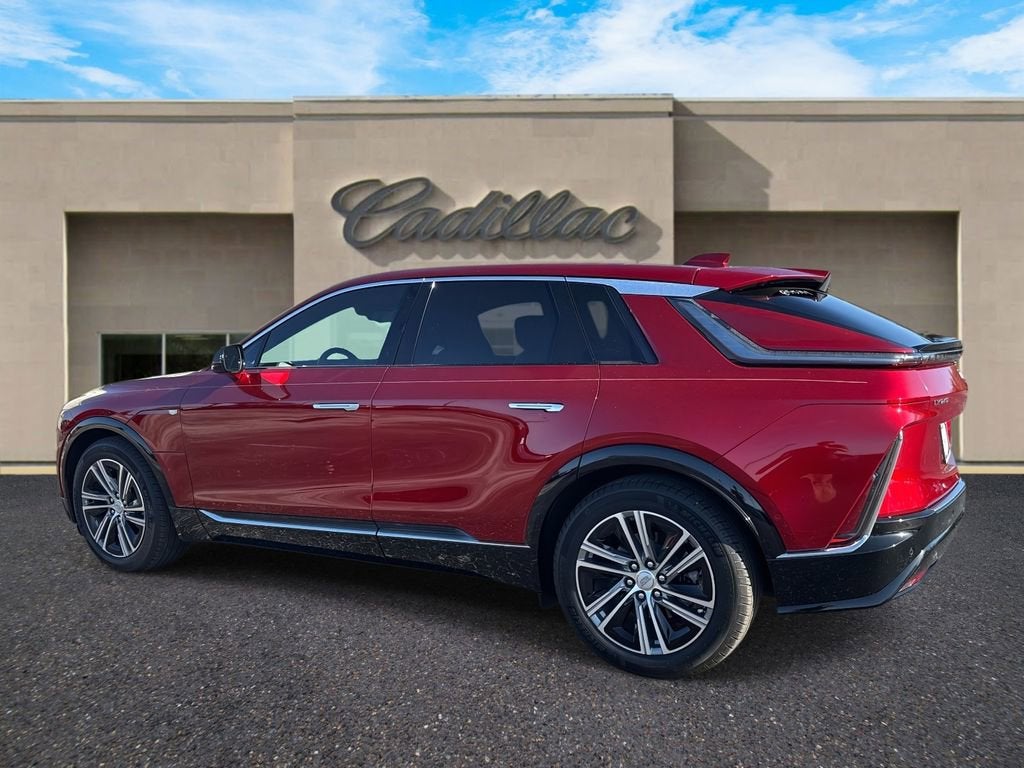 2024 Cadillac LYRIQ Luxury 2