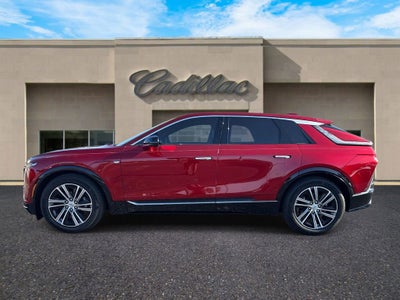 2024 Cadillac LYRIQ Luxury 2