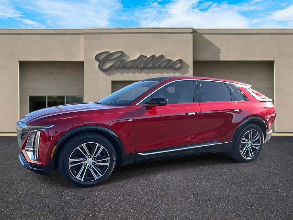 2024 Cadillac LYRIQ Luxury 2