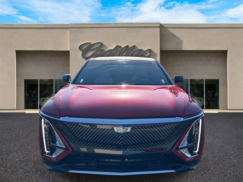2024 Cadillac LYRIQ Luxury 2
