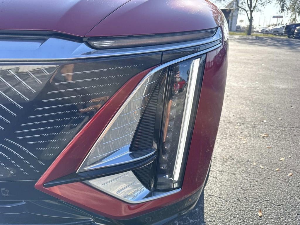 2024 Cadillac LYRIQ Luxury 2