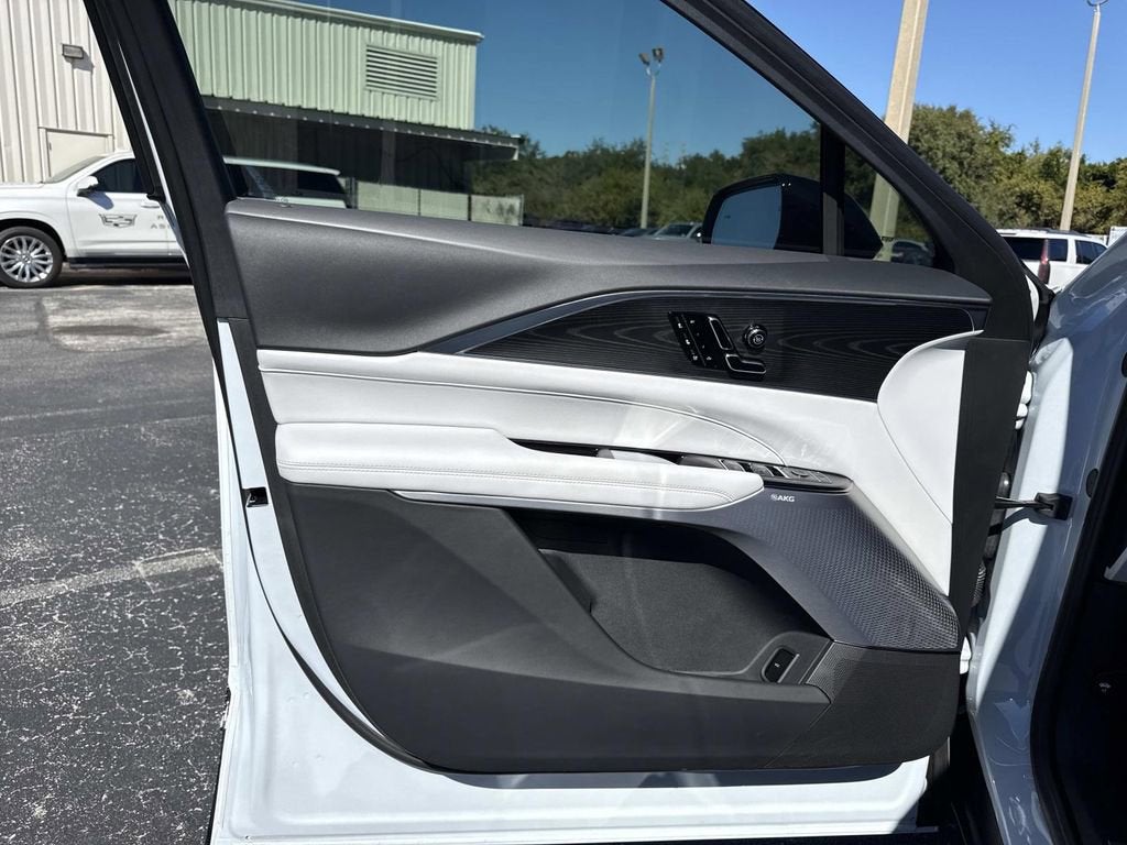 2026 Cadillac LYRIQ Premium Luxury