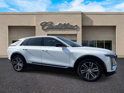 2024 Cadillac LYRIQ Luxury 2