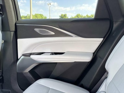 2024 Cadillac LYRIQ Luxury 2