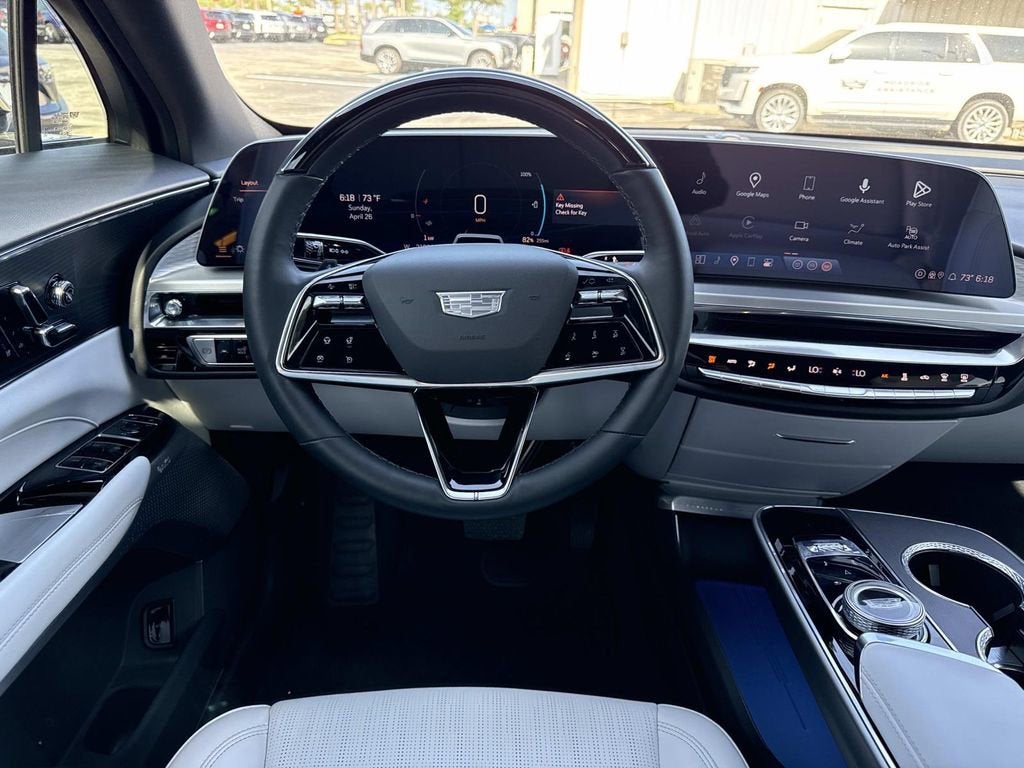 2024 Cadillac LYRIQ Luxury 2