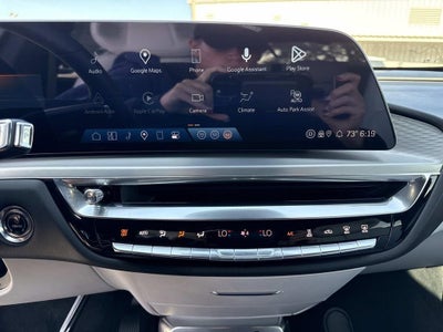 2024 Cadillac LYRIQ Luxury 2