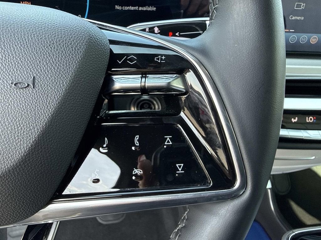 2024 Cadillac LYRIQ Luxury 2