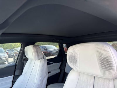 2024 Cadillac LYRIQ Luxury 2