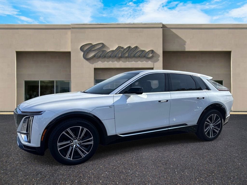 2024 Cadillac LYRIQ Luxury 2
