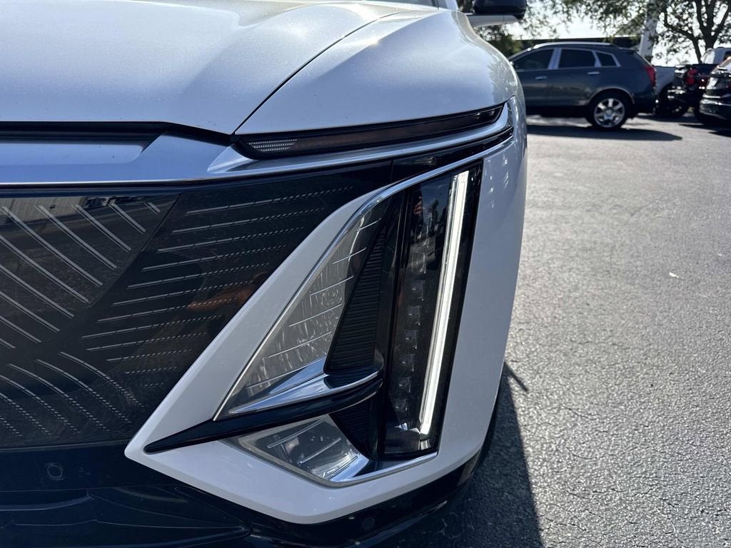 2024 Cadillac LYRIQ Luxury 2
