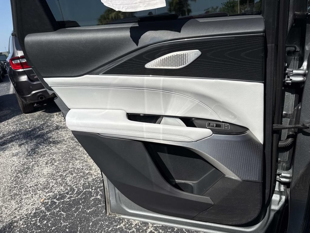 2024 Cadillac LYRIQ Sport 2