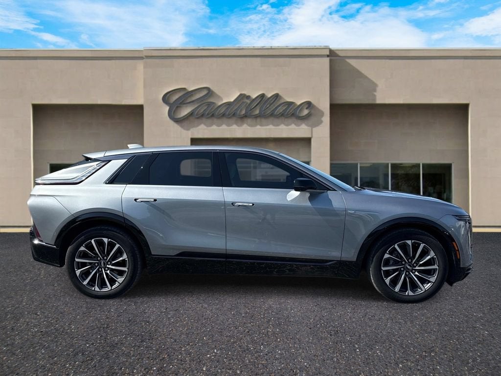 2024 Cadillac LYRIQ Sport 2