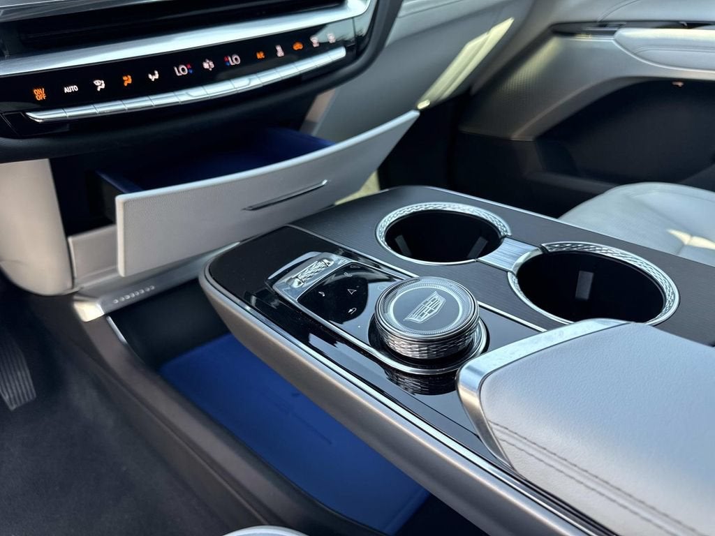 2024 Cadillac LYRIQ Sport 2
