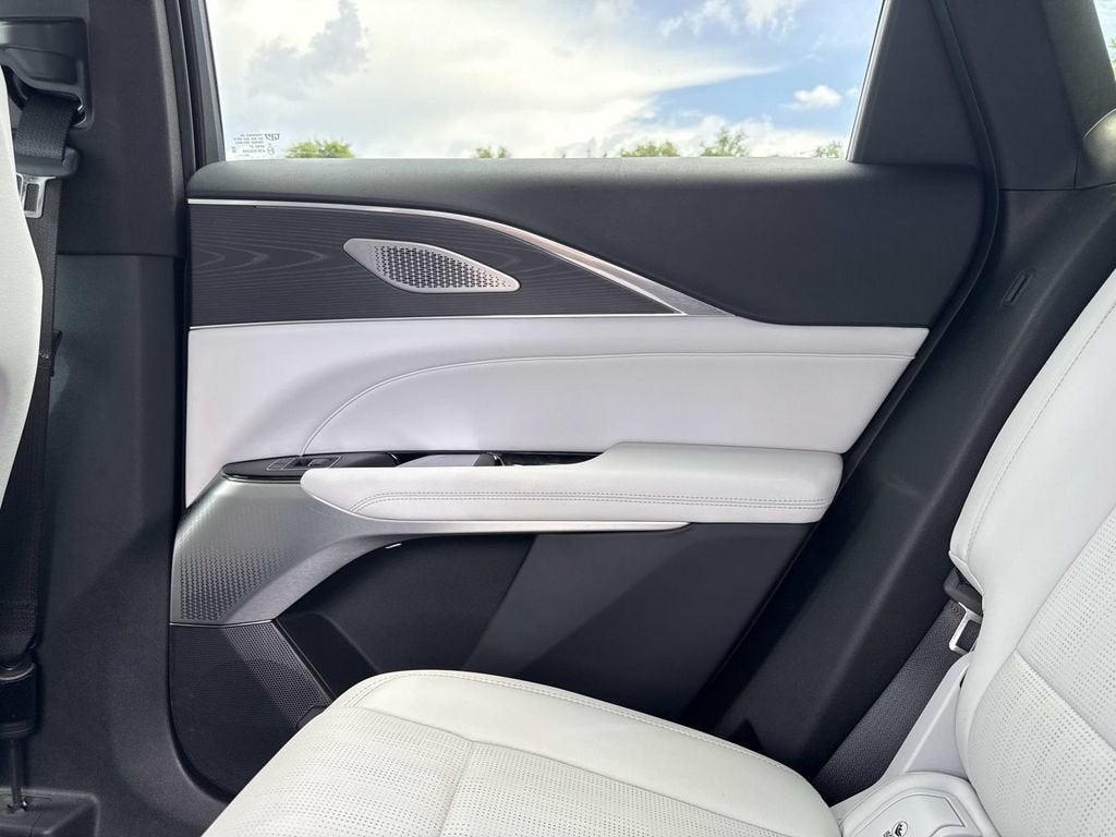 2024 Cadillac LYRIQ Sport 2
