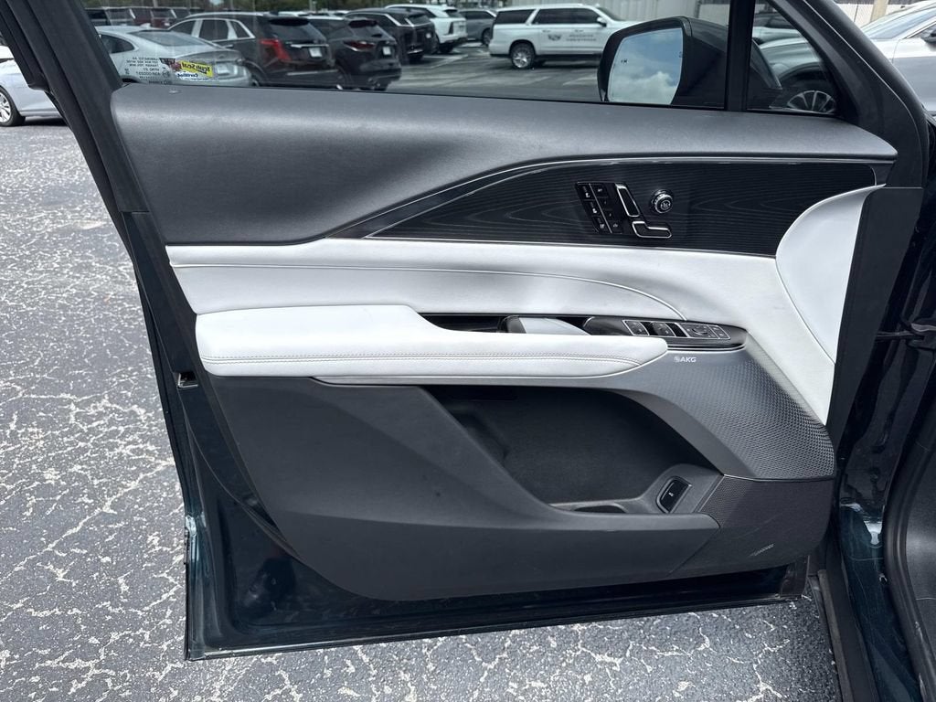 2024 Cadillac LYRIQ Sport 2