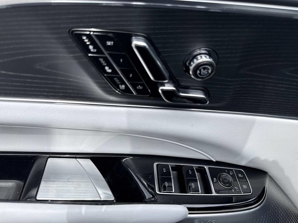 2024 Cadillac LYRIQ Sport 2