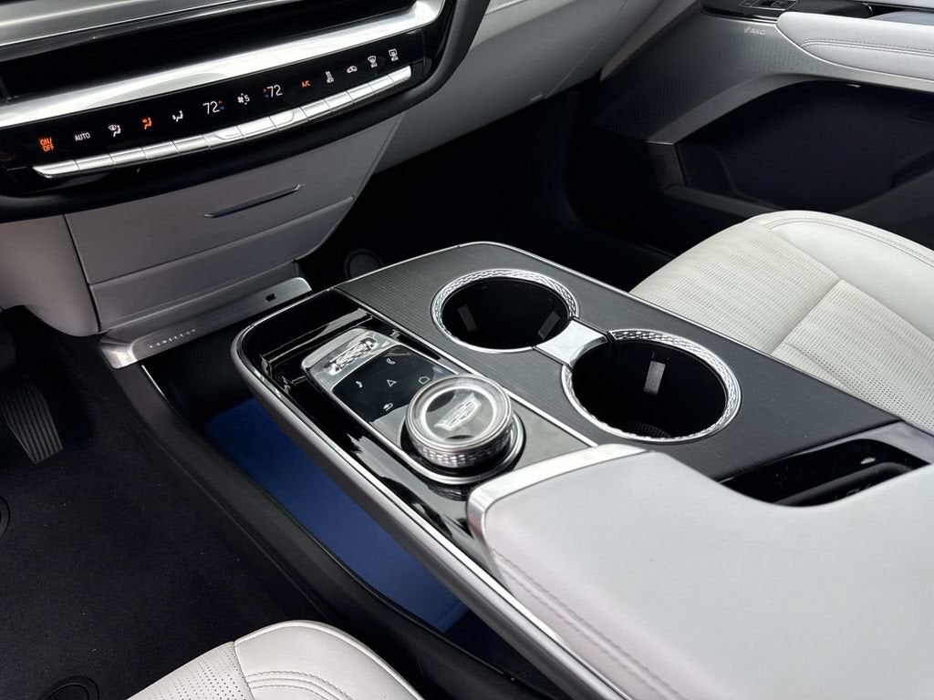 2024 Cadillac LYRIQ Sport 2