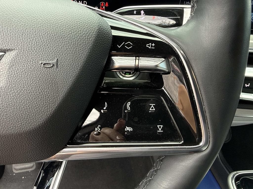 2024 Cadillac LYRIQ Sport 2