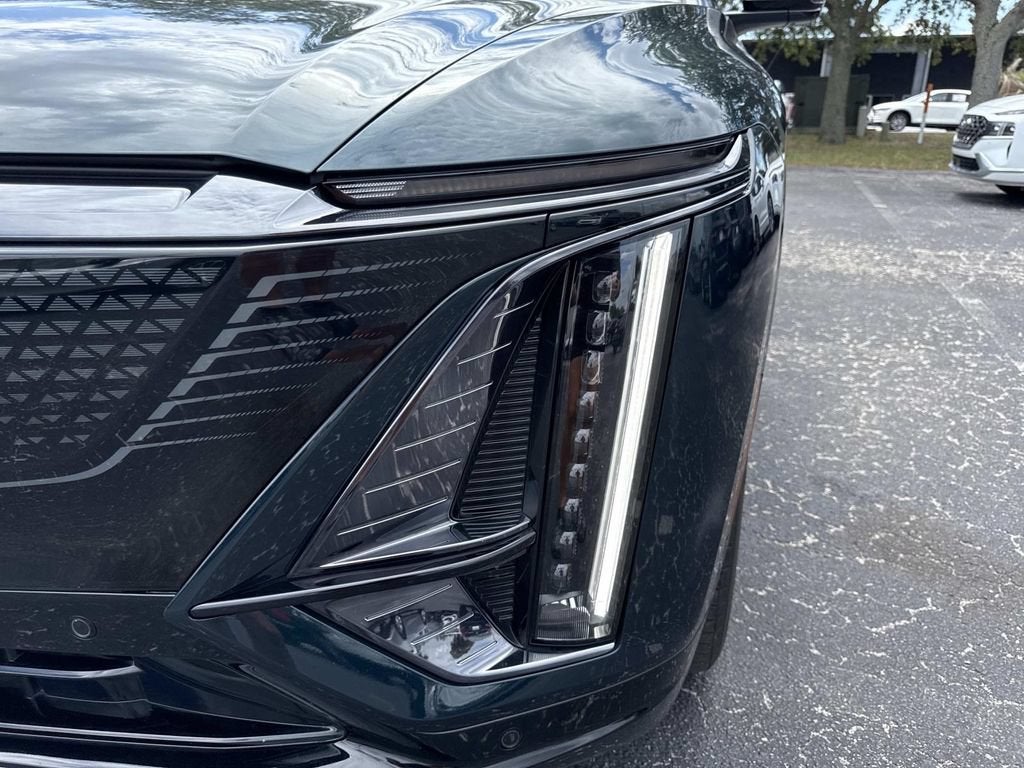 2024 Cadillac LYRIQ Sport 2
