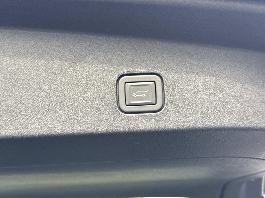 2024 Cadillac LYRIQ Sport 3