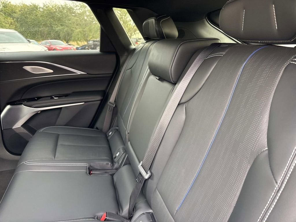 2024 Cadillac LYRIQ Sport 3