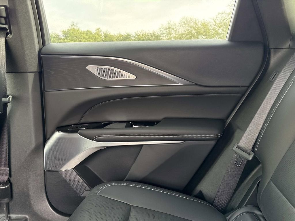 2024 Cadillac LYRIQ Sport 3