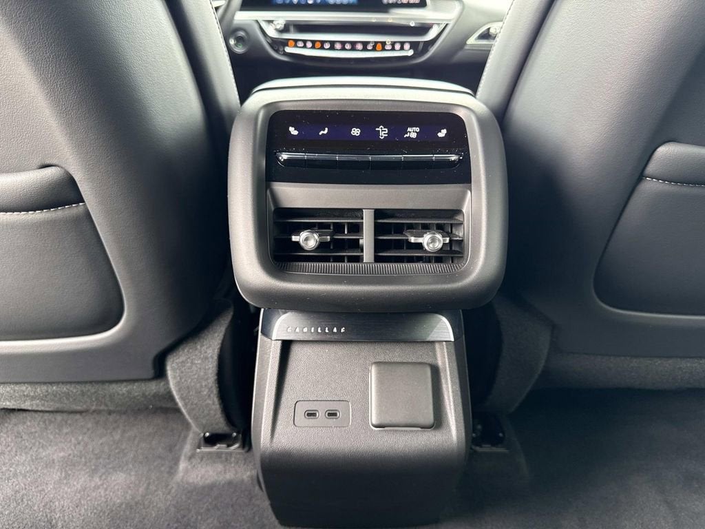 2024 Cadillac LYRIQ Sport 3