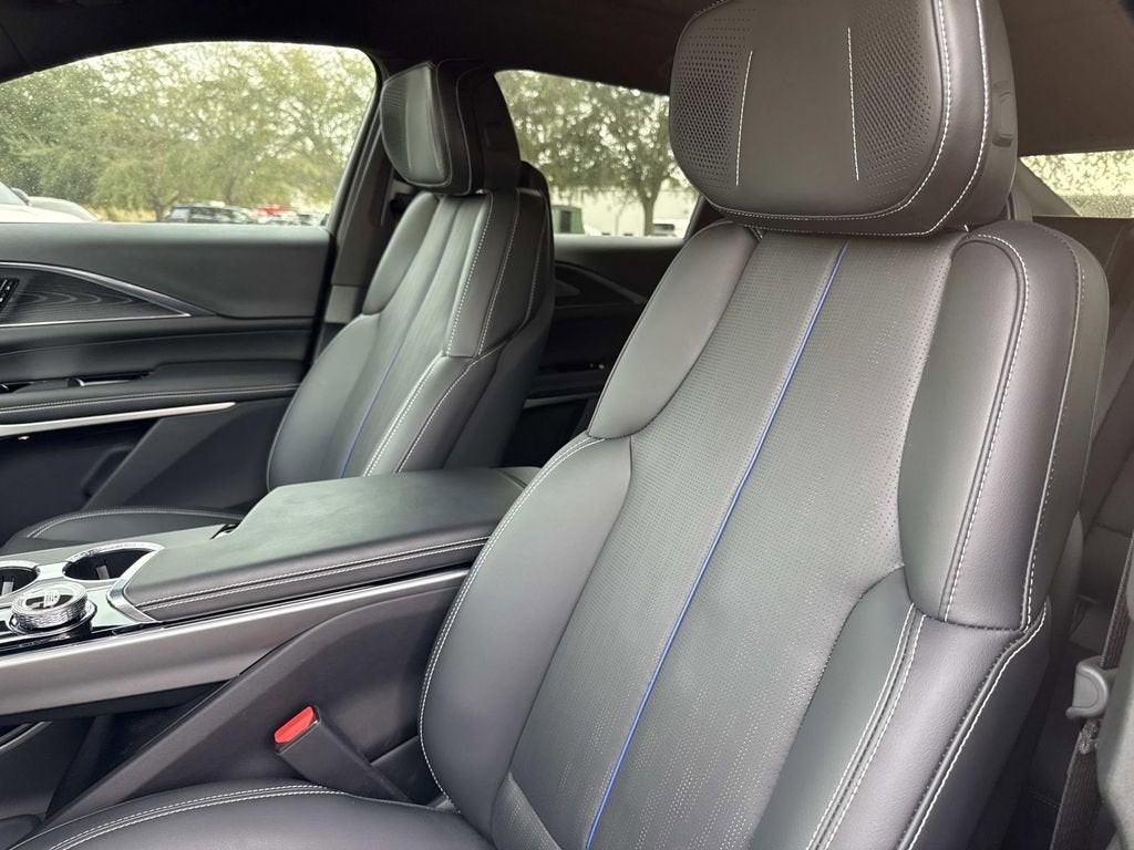 2024 Cadillac LYRIQ Sport 3