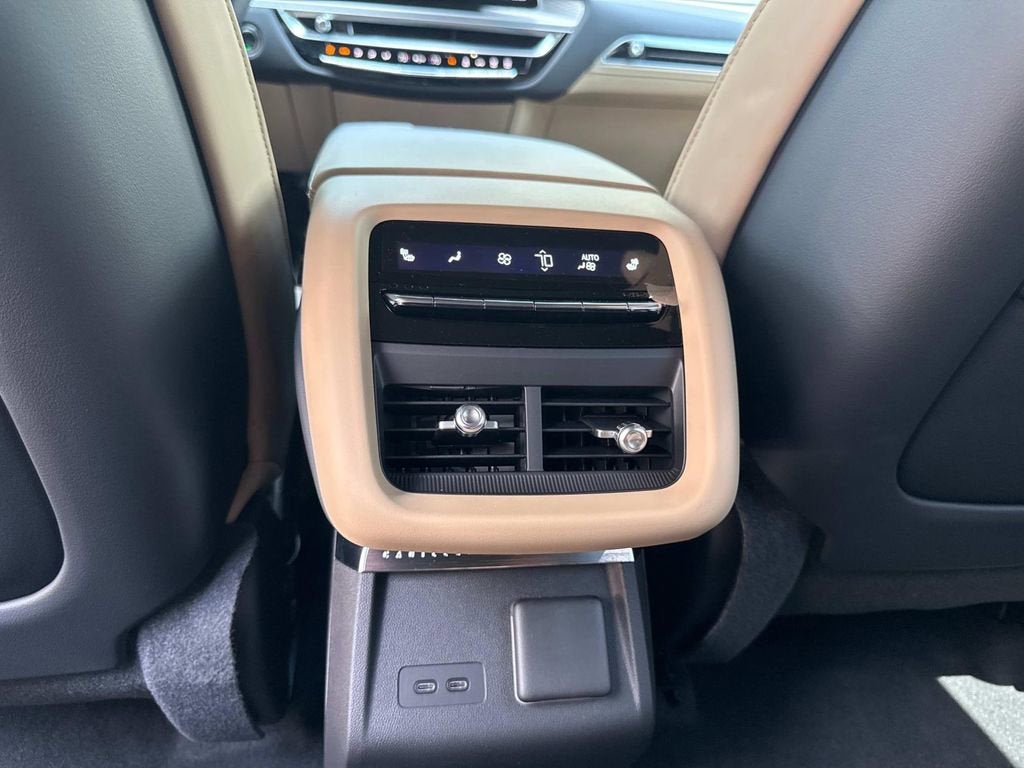 2025 Cadillac LYRIQ Sport 3