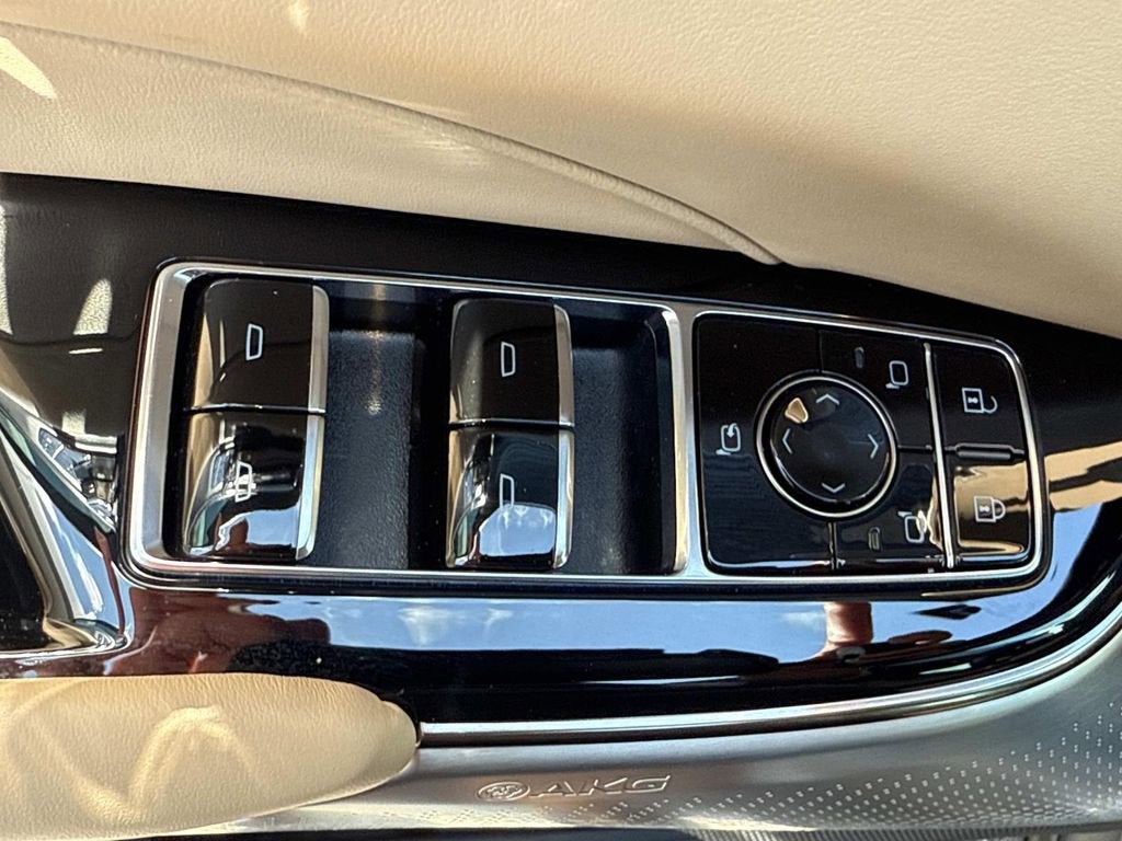 2025 Cadillac LYRIQ Sport 3