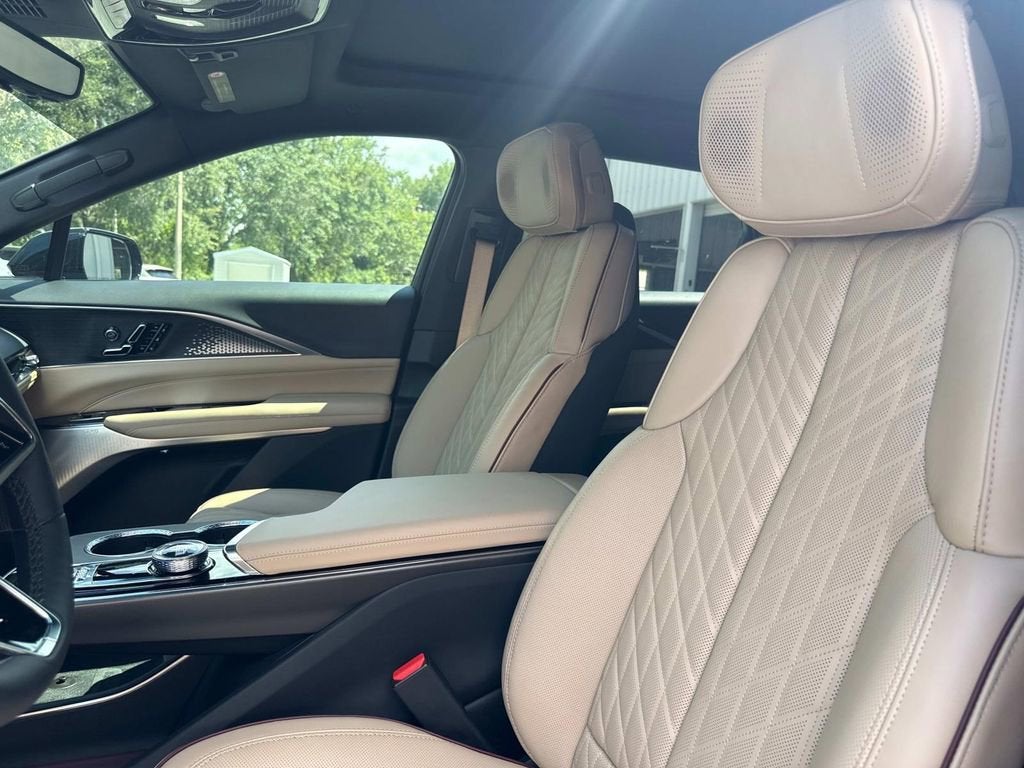 2025 Cadillac LYRIQ Sport 3