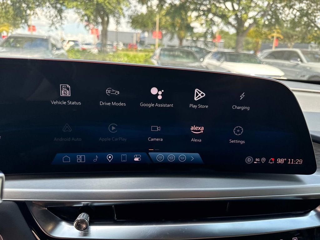 2025 Cadillac LYRIQ Sport 3