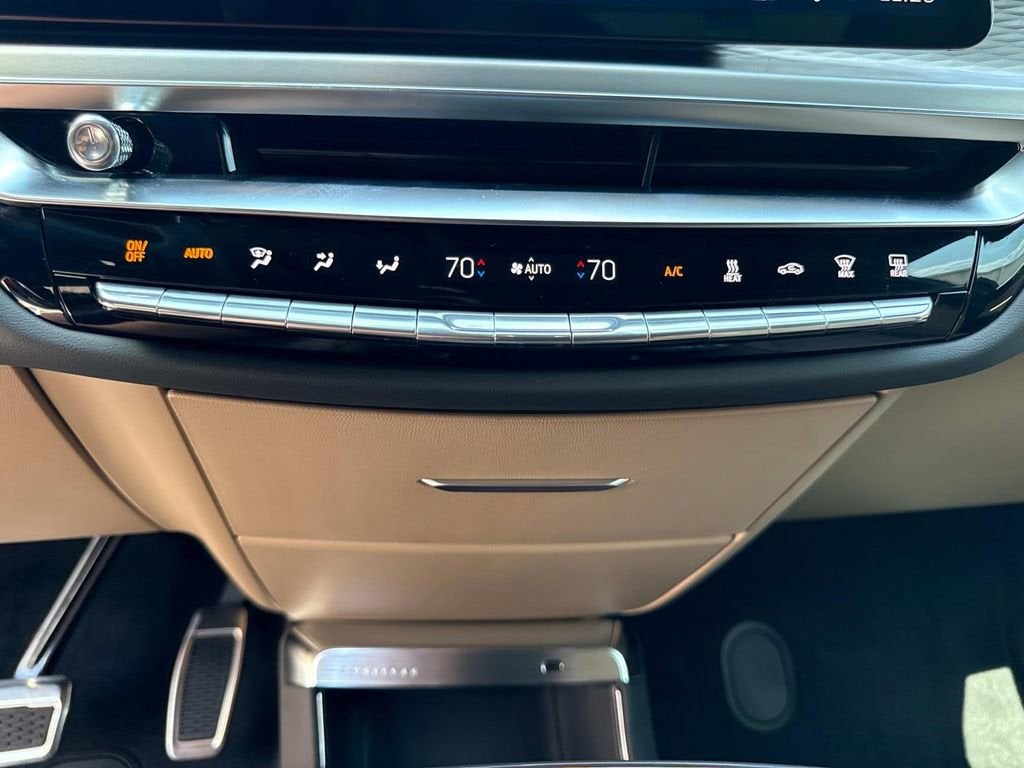 2025 Cadillac LYRIQ Sport 3