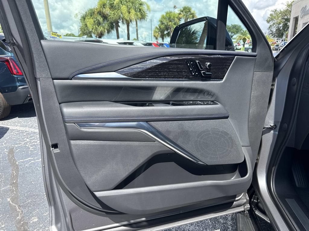 2026 Cadillac ESCALADE IQL Luxury