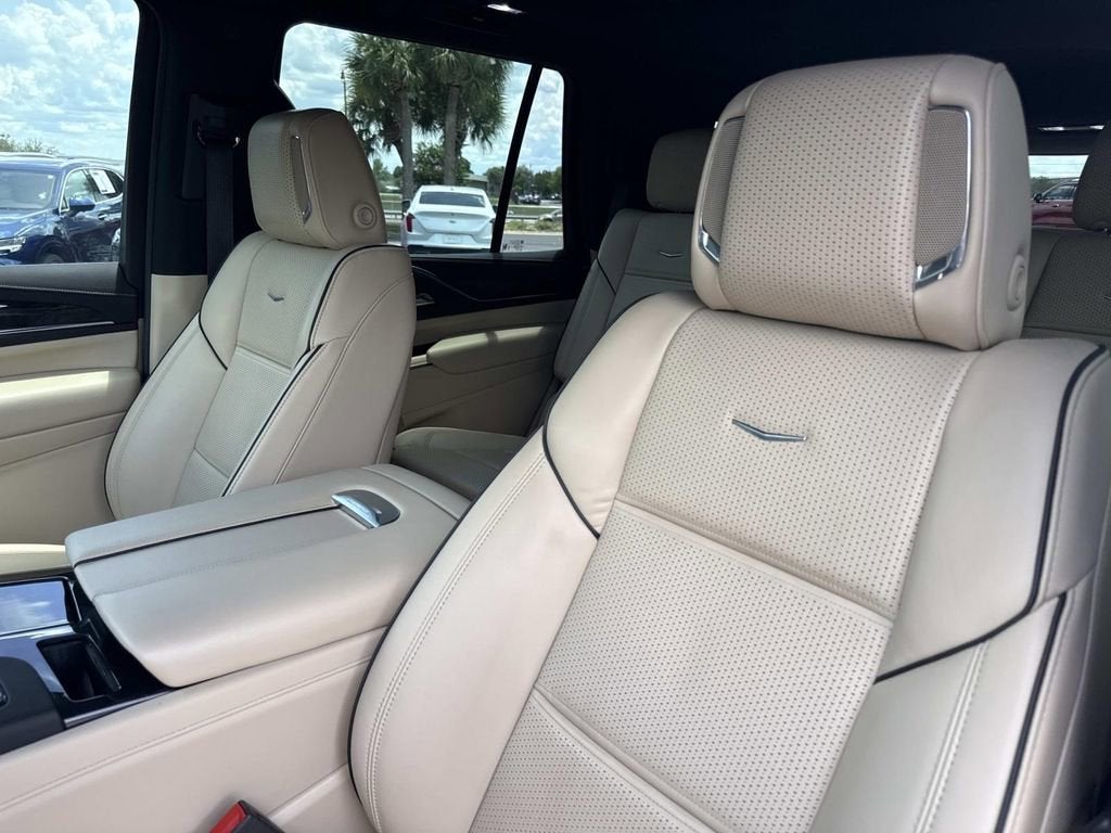 2023 Cadillac Escalade Premium Luxury