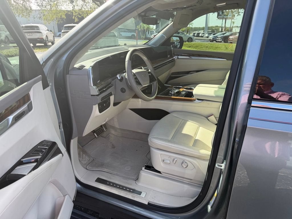 2026 Cadillac Escalade Platinum Luxury