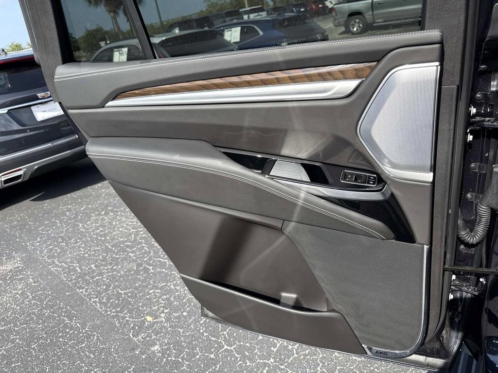 2025 Cadillac Escalade Premium Luxury Platinum