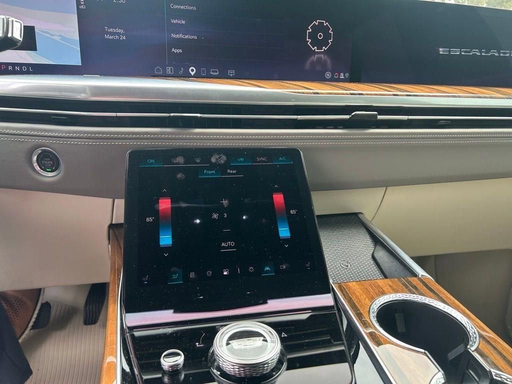 2025 Cadillac Escalade Sport Platinum