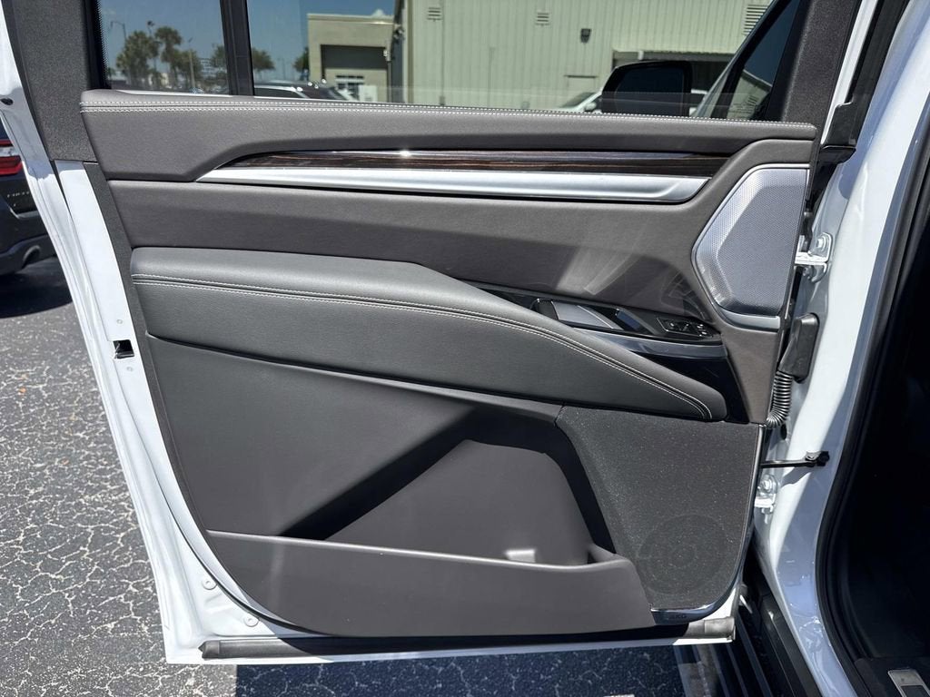 2026 Cadillac Escalade ESV Luxury
